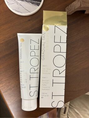 NEW- St. Tropez Gradual Tan Firming Lotion - White & Gold Accents